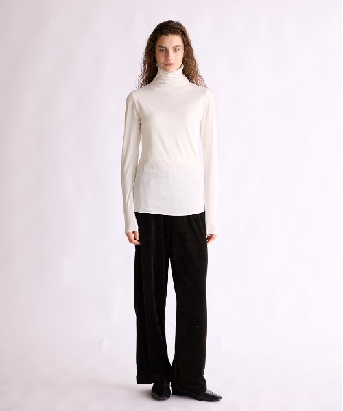 WALANCE(ワランス)の「COTTON CASHMERE HIGH NECK T(Tシャツ/カットソー・レディース・オフホワイト・FREE)」の14枚目の写真