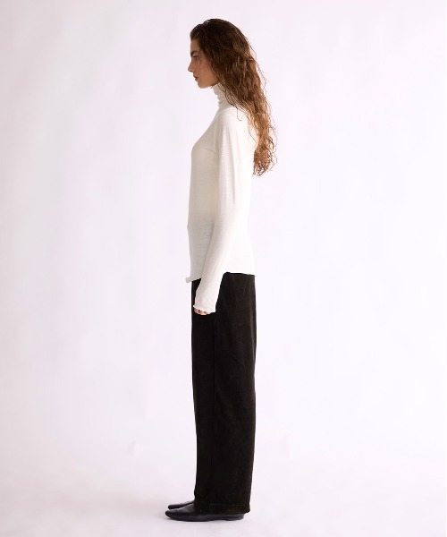 WALANCE(ワランス)の「COTTON CASHMERE HIGH NECK T(Tシャツ/カットソー・レディース・オフホワイト・FREE)」の15枚目の写真