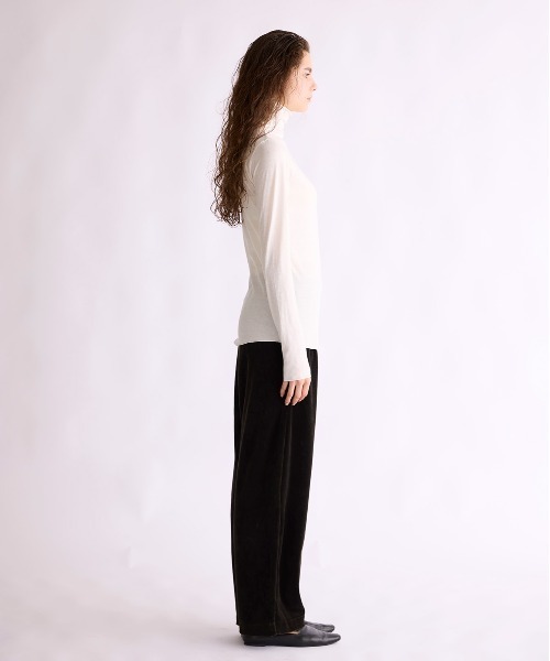 WALANCE(ワランス)の「COTTON CASHMERE HIGH NECK T(Tシャツ/カットソー・レディース・オフホワイト・FREE)」の16枚目の写真