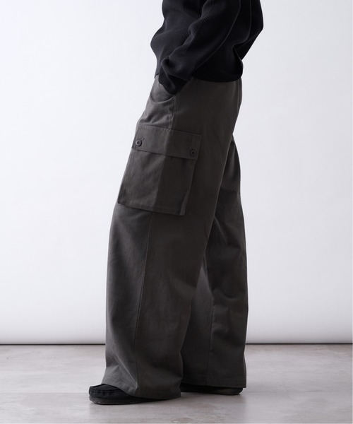 Perushu(ペルーシュ)の「SIDE POCKET WIDE CARGO PANTS/サイドポケットワイドカーゴパンツ(カーゴパンツ・メンズ・ブラック/グレー/オリーブ・LARGE/MEDIUM/SMALL)」の2枚目の写真