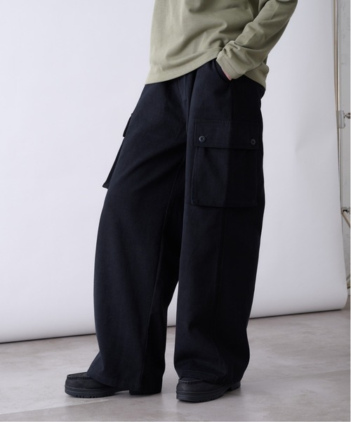 Perushu(ペルーシュ)の「SIDE POCKET WIDE CARGO PANTS/サイドポケットワイドカーゴパンツ(カーゴパンツ・メンズ・ブラック/グレー/オリーブ・LARGE/MEDIUM/SMALL)」の1枚目の写真
