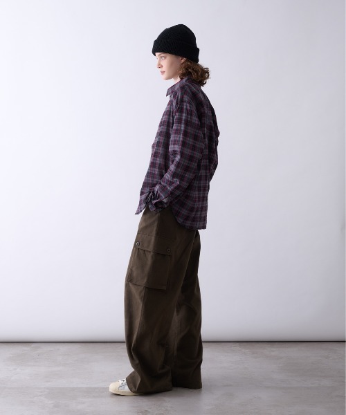 Perushu(ペルーシュ)の「SIDE POCKET WIDE CARGO PANTS/サイドポケットワイドカーゴパンツ(カーゴパンツ・メンズ・ブラック/グレー/オリーブ・LARGE/MEDIUM/SMALL)」の8枚目の写真