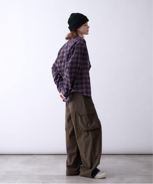 Perushu(ペルーシュ)の「SIDE POCKET WIDE CARGO PANTS/サイドポケットワイドカーゴパンツ(カーゴパンツ・メンズ・ブラック/グレー/オリーブ・LARGE/MEDIUM/SMALL)」の9枚目の写真