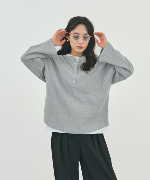 STELLA FISH（ステラフィッシュ）の「刺繍いりワッフルトップス（Tシャツ/カットソー・レディース・ブラウン/グレー・FREE）」の4枚目の写真