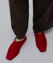 Ameri（アメリ）の「EMBROIDERY FAKE SUEDE SLIP-ON（スリッポン）」