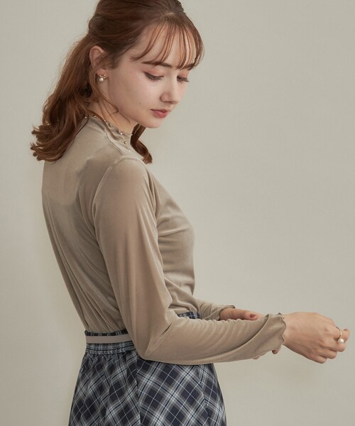 couture brooch（クチュールブローチ）の「【上品な透け感・洗濯機可】シアーベロアトップス（Tシャツ/カットソー・レディース・ピンク系/ブラック/ベージュ・38/40/36/42）」の14枚目の写真