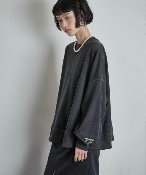 THE YOn(ザヨン)の「ロゴ刺繍ビッグスウェット(スウェット・レディース・グレー/ピンク/チャコールグレー・FREE)」の2枚目の写真