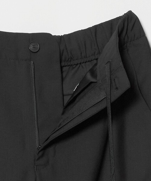 UNITED ARROWS(ユナイテッドアローズ)の「トロピカル モダン イージーパンツ(スラックス・メンズ・モカ/ブラック/グレー系・L/M/XL/S)」の14枚目の写真
