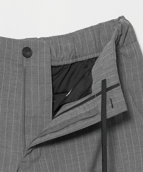 UNITED ARROWS(ユナイテッドアローズ)の「トロピカル モダン イージーパンツ(スラックス・メンズ・モカ/ブラック/グレー系・L/M/XL/S)」の18枚目の写真