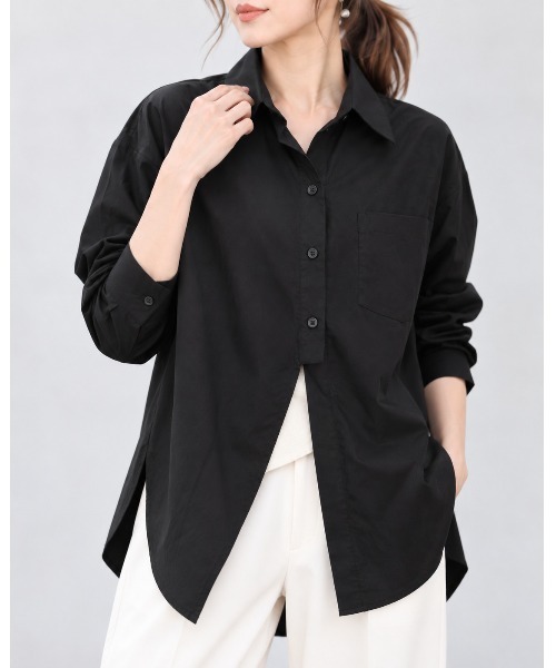FAZVY(ファズビー)の「ゆったり着こなす 洗練ロングシルエットシャツ(シャツ/ブラウス・レディース・ブラック/ホワイト・L/M)」の1枚目の写真