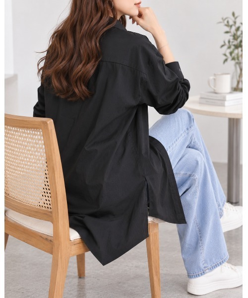 FAZVY(ファズビー)の「ゆったり着こなす 洗練ロングシルエットシャツ(シャツ/ブラウス・レディース・ブラック/ホワイト・L/M)」の8枚目の写真