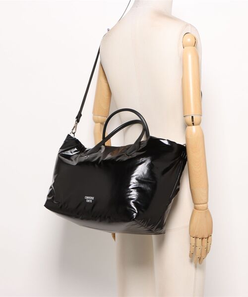 CONVERSE TOKYO(コンバーストウキョウ)の「PADDED 2WAY TOTE BAG(ショルダーバッグ・レディース・ブラック/シルバー・FREE)」の6枚目の写真
