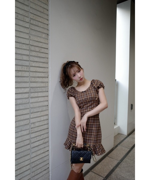 MISTREASS(ミストレアス)の「Checkered Mini Puff Top & Mini Skirt(セットアップ・レディース・ブラウン・FREE)」の11枚目の写真
