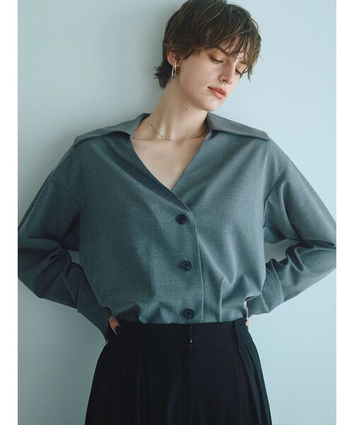 ELENDEEK(エレンディーク)の「【井関かおりコラボ】ビッグカラーシャツジャケット(その他アウター・レディース・グレー/ベージュ・FREE)」の1枚目の写真