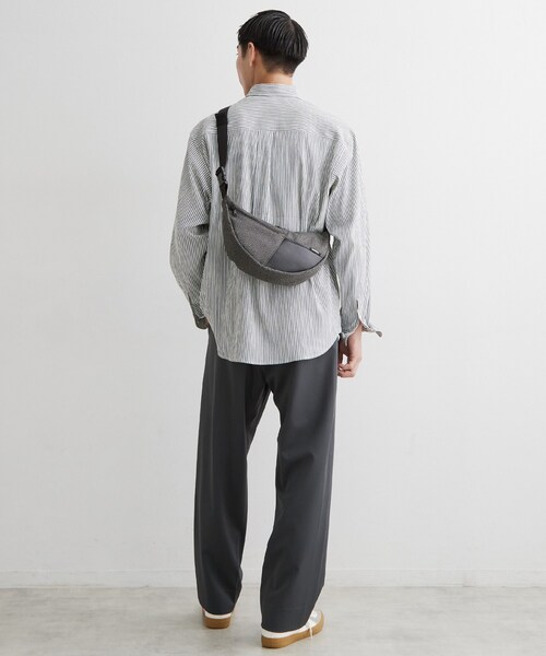 THE SHOP TK (ザ ショップ ティーケー )の「VISIONARY 異素材コンビ ムーンショルダーバッグ(ショルダーバッグ・メンズ・ブラック/ブラック系1・00)」の6枚目の写真