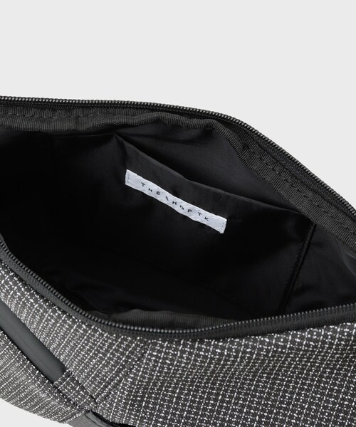 THE SHOP TK (ザ ショップ ティーケー )の「VISIONARY 異素材コンビ ムーンショルダーバッグ(ショルダーバッグ・メンズ・ブラック/ブラック系1・00)」の18枚目の写真