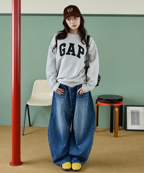 GAP(ギャップ)の「PUBLUX × GAP/ギャップ 別注 ドット ロゴ 刺繍 裏起毛 スウェット 限定展開(スウェット・レディース・グレー/チャコールグレー/ネイビー/ブラウン・フリ-)」の10枚目の写真