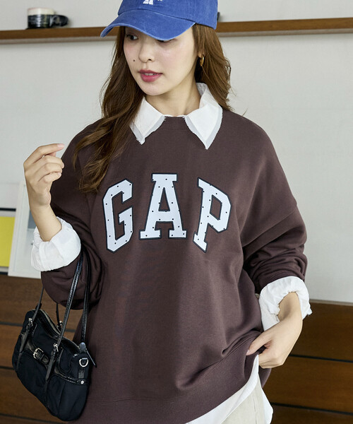 GAP(ギャップ)の「PUBLUX × GAP/ギャップ 別注 ドット ロゴ 刺繍 裏起毛 スウェット 限定展開(スウェット・レディース・グレー/チャコールグレー/ネイビー/ブラウン・フリ-)」の20枚目の写真