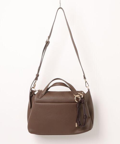 cache cache(カシュ カシュ)の「カシュカシュ cachecache / チャーム付シボフェイクレザー2wayバッグ(ショルダーバッグ・レディース・ブラック/ベージュ系その他/ブラウン・FREE)」の5枚目の写真