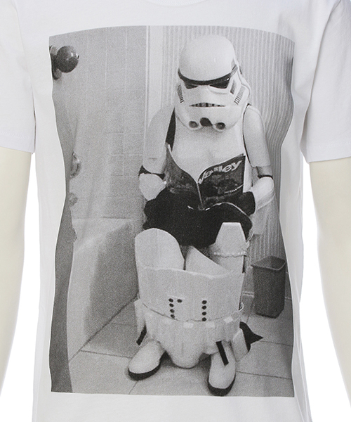 NO COMMENT PARIS（ノーコメントパリ）の「【NO COMMENT PARIS】MENS T-Shirt star wars toilet/SWA07（Tシャツ/カットソー・メンズ・ホワイト・SMALL/MEDIUM）」の4枚目の写真
