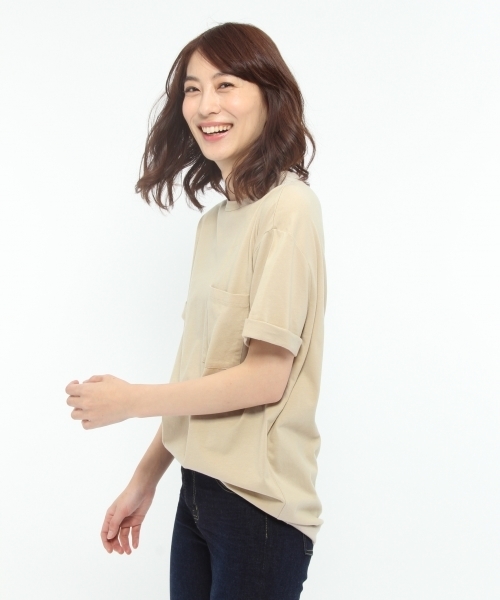 LAKOLE（ラコレ）の「【汗ジミ軽減】ロールアップスリーブクルーネックTシャツ / LAKOLE（Tシャツ/カットソー・レディース・オリーブ/ブラック/アイボリー/グレー/プラム/ホワイト・SMALL/LARGE/MEDIUM）」の22枚目の写真