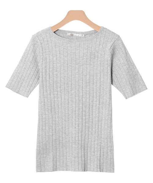 Pierrot（ピエロ）の「【大人のベーシックスタイルに】UVカット＆お家で洗える クルーネックorネックVネックから選べる 半袖リブニット　サマーニット（ニット/セーター・レディース・オフホワイト/グレー/杢グレー/ピンク/ワインレッド/ブラック/ベージュ/ネイビー/ブルー系その他/マスタード/ブルーグリーン/ブラウン/ライトブルー/パープル/グリーン系その他/グリーン/ベージュ系その他/レッド系その他2/ブルー系その他2/レッド系その他/シルバーグレー/ブルー系その他6/グレー系その他3/グレー系その他2/ピンク系その他2/ライトベージュ/ピンク系その他/グレー系その他/ブラック系その他/ピンク系その他3/ピンク系その他4/イエロー/パープル系その他/イエロー系その他/ブルー系その他3/ブルー系その他4/ブルー系その他5/ホワイト系その他・L/M）」の8枚目の写真