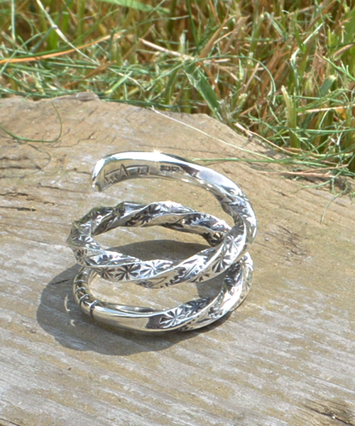 アクセサリー TSUNAIHAIYA Snake Bangle ツナイハイヤ TSUNAIHAIYA |Snake Bangle / スネーク バングル