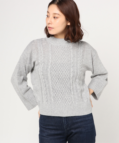 earth music&ecology(アースミュージックアンドエコロジー)の「・クロスケーブルニットプルオーバー(ニット/セーター・レディース・ネイビー/ライトグレー/ベージュ/アイボリー・FREE)」の3枚目の写真