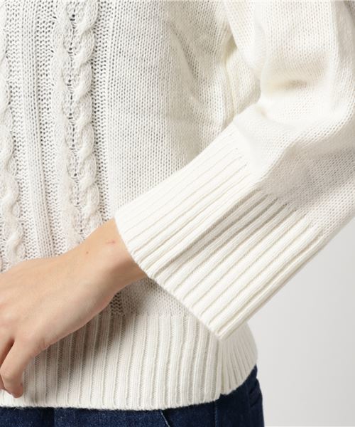 earth music&ecology(アースミュージックアンドエコロジー)の「・クロスケーブルニットプルオーバー(ニット/セーター・レディース・ネイビー/ライトグレー/ベージュ/アイボリー・FREE)」の7枚目の写真