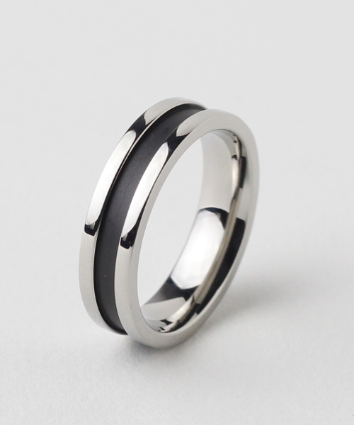 TONE SELECT GOODS(トーンセレクトグッズ)の「【vie】ステンレスリング/医療用器具にも使われるステンレス316L使用(金属アレルギーフリー)(リング・メンズ・ピンク/ブラック/シルバー/ブラウン・13号/15号/17号/19号/21号/7号/9号/11号/25号/23号)」の2枚目の写真
