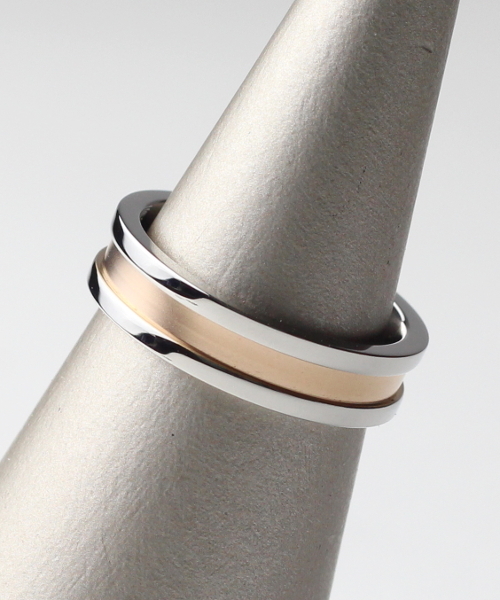 TONE SELECT GOODS(トーンセレクトグッズ)の「【vie】ステンレスリング/医療用器具にも使われるステンレス316L使用(金属アレルギーフリー)(リング・メンズ・ピンク/ブラック/シルバー/ブラウン・13号/15号/17号/19号/21号/7号/9号/11号/25号/23号)」の6枚目の写真