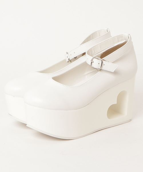 WEGO(ウィゴー)の「WEGO/ハートくり抜きパンプス(パンプス・レディース・ホワイト/ブラック・MEDIUM/LARGE)」の5枚目の写真
