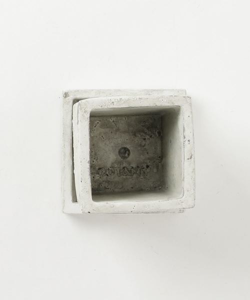 DULTON(ダルトン)の「SOLID PLANTER CUBE S/3号 植木鉢(フラワーベース・メンズ・ブラウン/グレー/グレー系その他・FREE)」の6枚目の写真