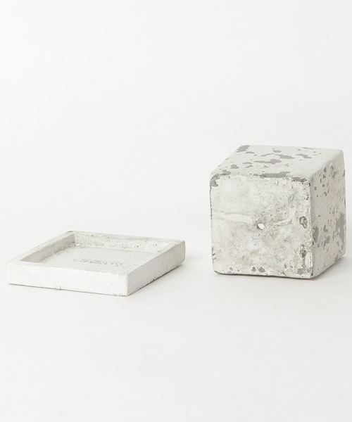 DULTON(ダルトン)の「SOLID PLANTER CUBE S/3号 植木鉢(フラワーベース・メンズ・ブラウン/グレー/グレー系その他・FREE)」の7枚目の写真