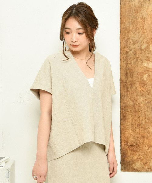 DouDou(ドゥドゥ)の「深Vブラウス(シャツ/ブラウス・レディース・ベージュ/レッド・FREE)」の1枚目の写真