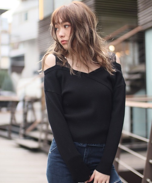LIPSERVICE(リップサービス)の「springショルダーレイヤードニットトップス(ニット/セーター・レディース・ホワイト/ブラック/ピンクベージュ・FREE)」の3枚目の写真