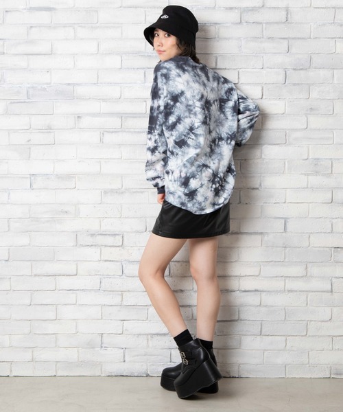 WEGO（ウィゴー）の「WEGO/タイダイビッグシルエットロンT（Tシャツ/カットソー・レディース・グリーン/グレー・FREE）」の4枚目の写真