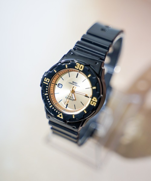 B.I.D.(ビーアイディー)の「《CASIO(カシオ)》ダイバーアナログ ミニ 腕時計(アナログ腕時計・レディース・ホワイト/ピンク/ゴールド/ブルー/ホワイト系その他/グリーン系その他/ブルー系その他/ブラック系その他2/ブルー系その他3/ピンク系その他2/ピンク系その他3/ブラック/ブルー系その他2/ピンク系その他/ブラック系その他/ブラック系その他3/ピンク系その他4/ブルー系その他4/ホワイト系その他2・FREE)」の6枚目の写真