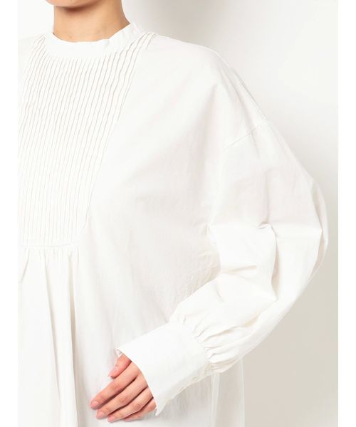 Ungrid（アングリッド）の「ハイネックバックオープンドレスシャツ（シャツ/ブラウス・レディース・ブラック/オフホワイト・FREE）」の4枚目の写真