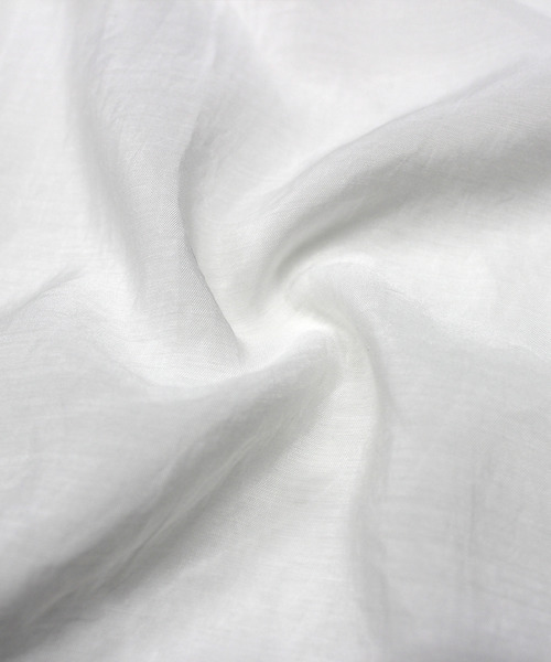 JUNOAH(ジュノア)の「オーバーサイズスリットシアーシャツ(シャツ/ブラウス・レディース・ホワイト/ブラック/ライトグレー/チャコール/ベージュ/グレイッシュベージュ/カーキ/ミント/ブルー/ネイビー/ブルーグリーン/ラベンダー/キャメル/ピンク系その他/ワイン・FREE)」の17枚目の写真