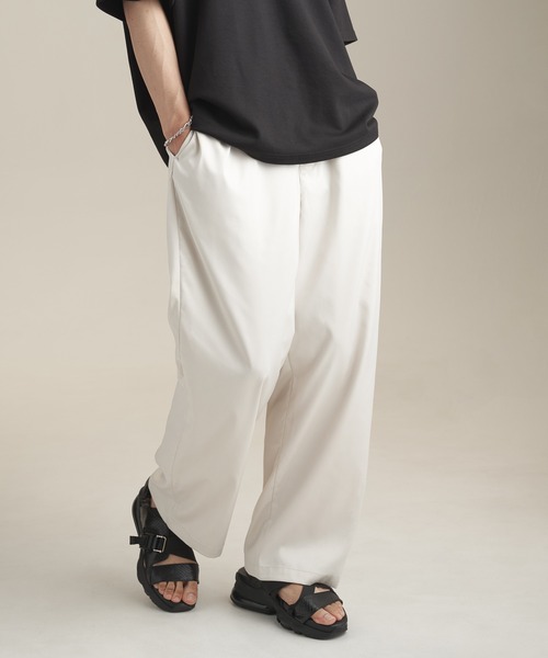 ADRER（アドラー）の「High fabric easy wide straight pants/ハイファブリックイージーワイドストレートパンツ（スラックス・メンズ・ブラック/カーキ/ナチュラル・SMALL/MEDIUM/LARGE/X-SMALL）」の10枚目の写真