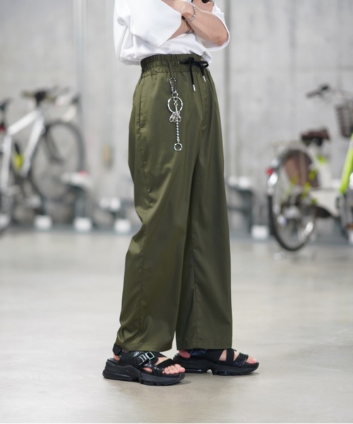 ADRER（アドラー）の「High fabric easy wide straight pants/ハイファブリックイージーワイドストレートパンツ（スラックス・メンズ・ブラック/カーキ/ナチュラル・SMALL/MEDIUM/LARGE/X-SMALL）」の17枚目の写真