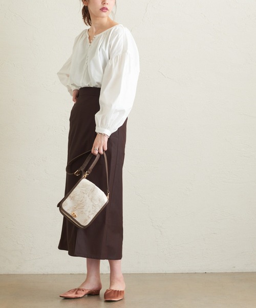 natural couture（ナチュラルクチュール）の「エコレザーAラインスリットスカート（スカート・レディース・アイボリー/ブラック/ブラウン・FREE）」の3枚目の写真