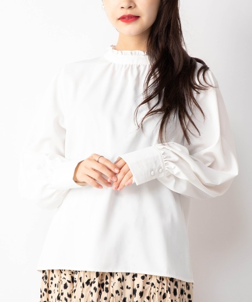 Mysa&Liina（ミーサリーナ）の「スタンドカラーブラウス（シャツ/ブラウス・レディース・ベージュ/ブラウン/オフホワイト・M）」の2枚目の写真