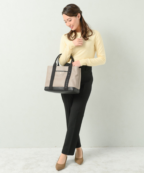 LA BAGAGERIE(ラバガジェリー)の「エンボスロゴテープTOTE(トートバッグ・レディース・ブラック/グレー/ライトブラウン・FREE)」の10枚目の写真