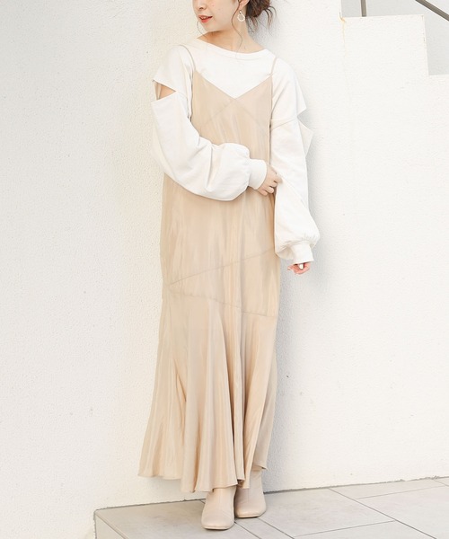 Chico（チコ）の「サテン裾フレアキャミワンピース（ワンピース・レディース・カーキ/チャコールグレー/グレイッシュベージュ・FREE）」の22枚目の写真