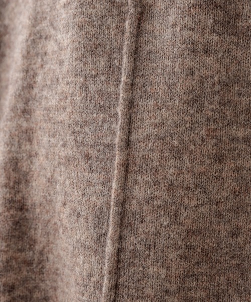 natural couture(ナチュラルクチュール)の「アウトシームラウンドヘムプルオーバー(ニット/セーター・レディース・ベージュ/グリーン/ブルー系その他/ライトベージュ・FREE)」の8枚目の写真