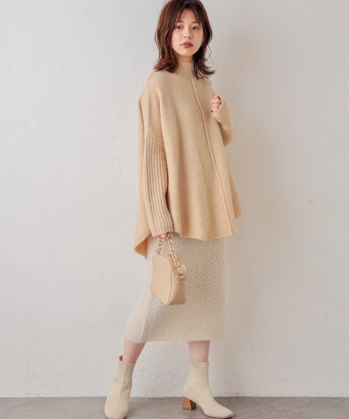 natural couture(ナチュラルクチュール)の「アウトシームラウンドヘムプルオーバー(ニット/セーター・レディース・ベージュ/グリーン/ブルー系その他/ライトベージュ・FREE)」の11枚目の写真