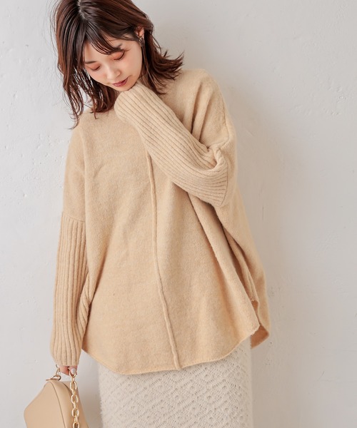 natural couture(ナチュラルクチュール)の「アウトシームラウンドヘムプルオーバー(ニット/セーター・レディース・ベージュ/グリーン/ブルー系その他/ライトベージュ・FREE)」の9枚目の写真