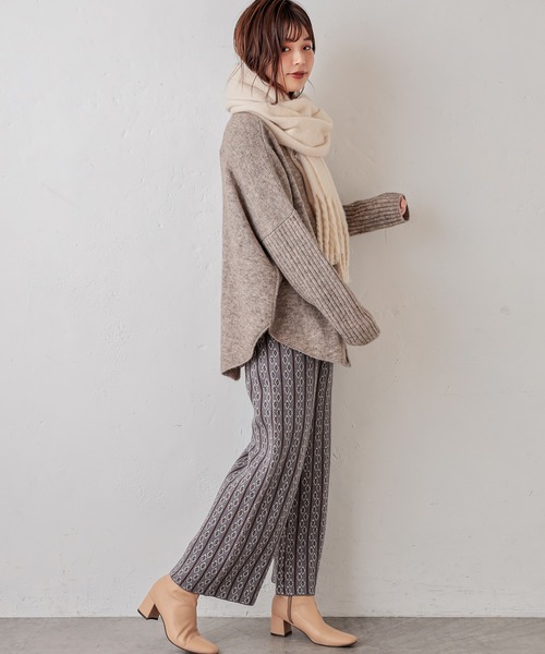 natural couture(ナチュラルクチュール)の「アウトシームラウンドヘムプルオーバー(ニット/セーター・レディース・ベージュ/グリーン/ブルー系その他/ライトベージュ・FREE)」の7枚目の写真